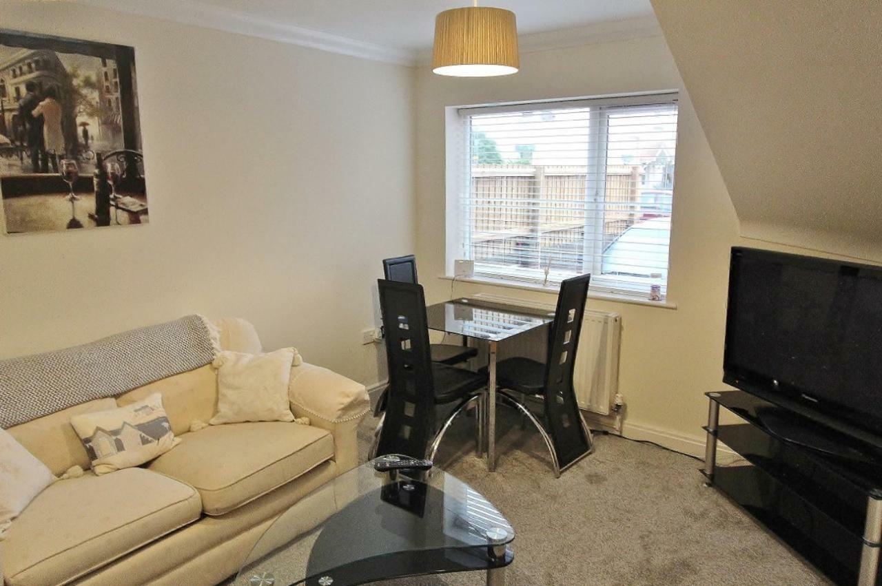 94A Flat 1Gladstone Road East Apartment Борнмът Екстериор снимка