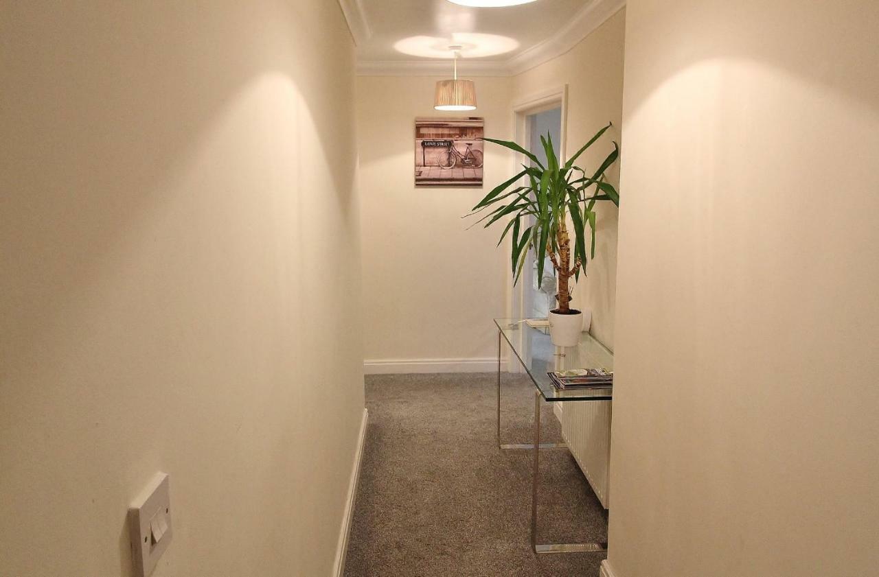 94A Flat 1Gladstone Road East Apartment Борнмът Екстериор снимка